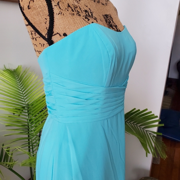 Turquoise Strapless Elegance - Picture 9 of 14